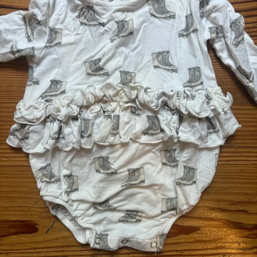 Kate Quinn white gray ice skating long sleeve ruffle butt bodysuit SIZE‎ 3-6M